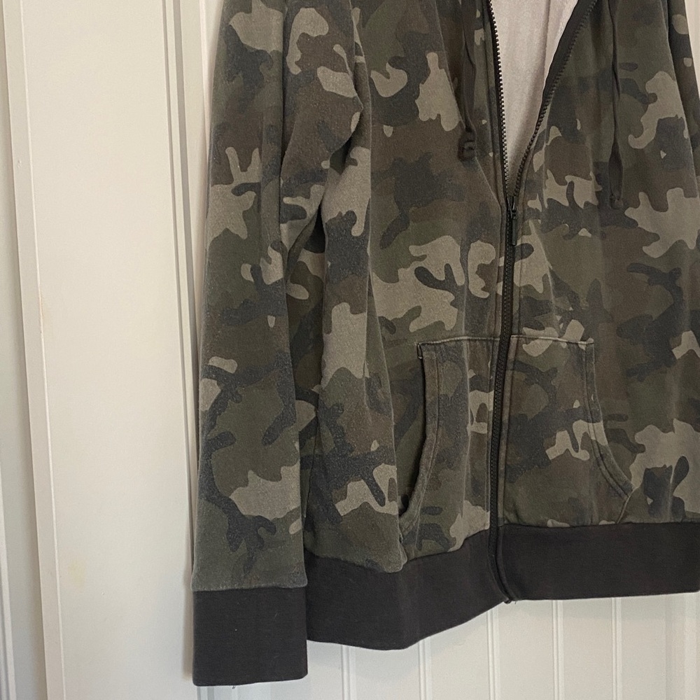 Time and Tru Camouflage Zip-Up Hoodie size XL - Picture 4 of 6
